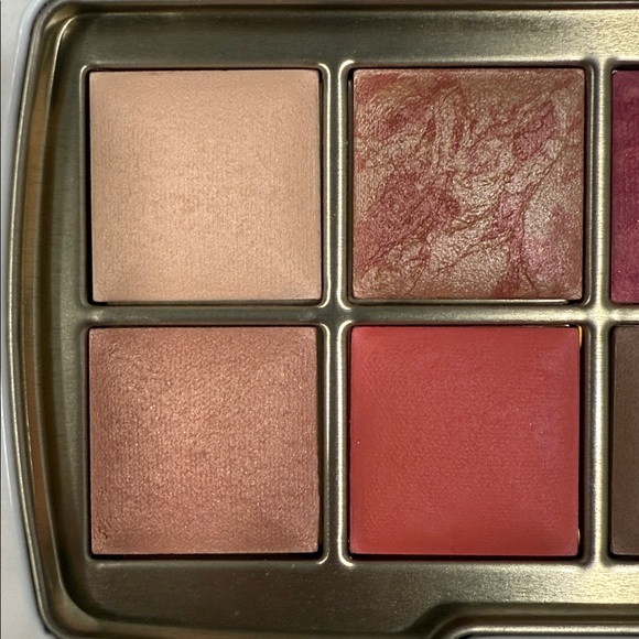 Hourglass Ambient Evil Eye Palette - Picture 6 of 7
